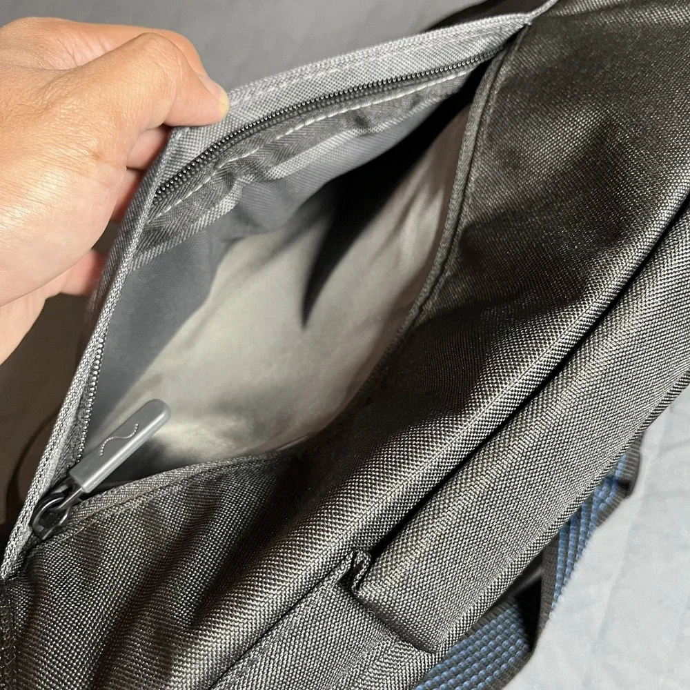 ResMed AirSense 11 Padded CPAP Carry Case – Gray Travel Bag with Strap – NEW